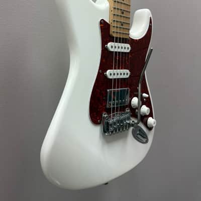 G&L Legacy HSS 2018 - Alpine White **6.65 lbs** image 3