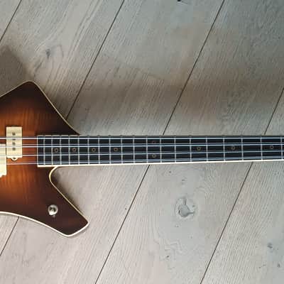 Washburn B20 8 string 1978 sunburst image 2