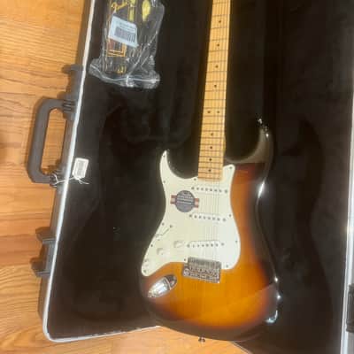 American Fender Stratocaster 2011 (FSR) - 2 tone sunburst image 13