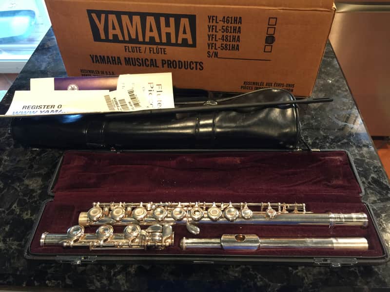 Yamaha YFL-481H solid silver low B flute In original box image 1