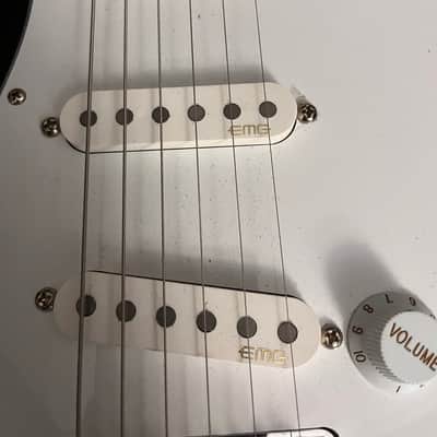 Squier Stratocaster 2019 - Black gloss image 2