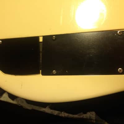 Larrivee LEFTY Electric 80s White Active Bass Guitar image 11