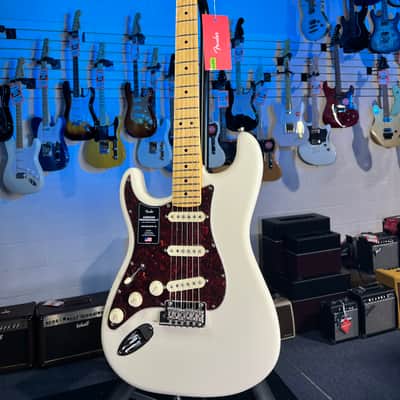 Fender American Professional II Stratocaster Left-handed - Olympic White with Maple Fingerboard! Get Plek'd Free! 602 image 4