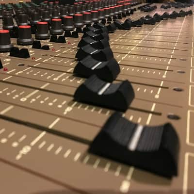 The Big Brown Analogue Sound - vintage Allen & Heath System 8 Mk1 16:8:2 analogue mixing desk! image 15