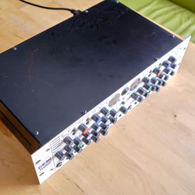 TL Audio 5052 Ivory 2 Series Stereo Valve Processor 2003 image 3