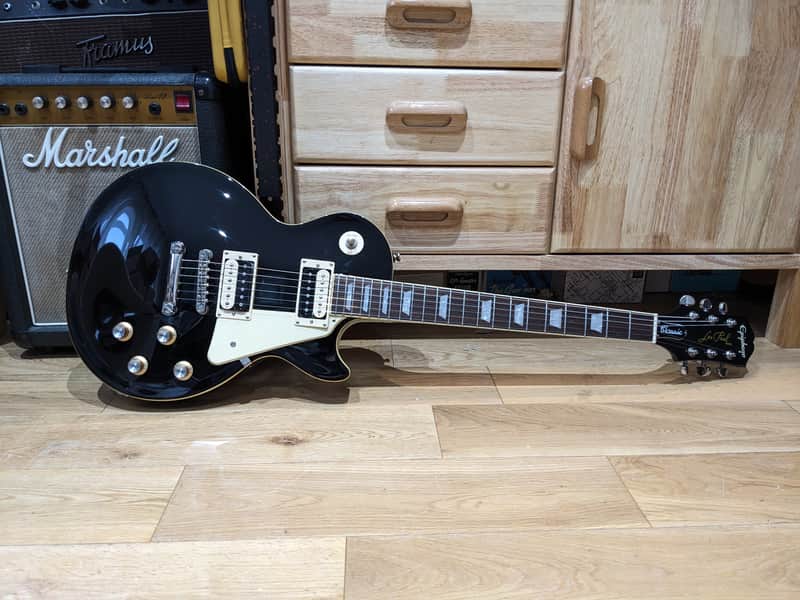 Epiphone Les Paul Classic Ebony / Gloss Black (2019) Versatile Tone Machine image 1
