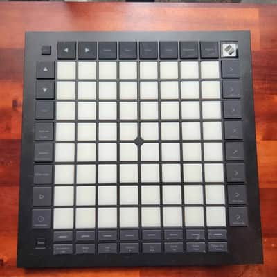 Novation Launchpad Pro MKIII Pad Controller 2020 - Present Black image 2