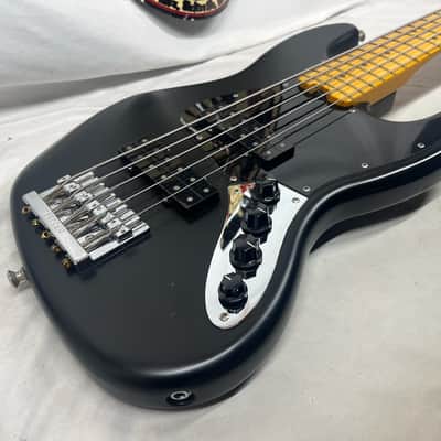 Fender Modern Player Jazz Bass V 5-String Electric Bass image 17