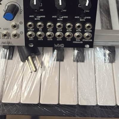 Cosmotronic Vortex Complex Oscillator | Reverb Canada