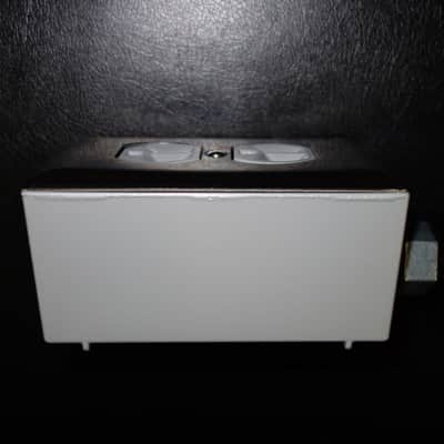 Mr. V The Silencer--Ground Loop Hum eliminator Heavy Duty Grey/Stainless image 2