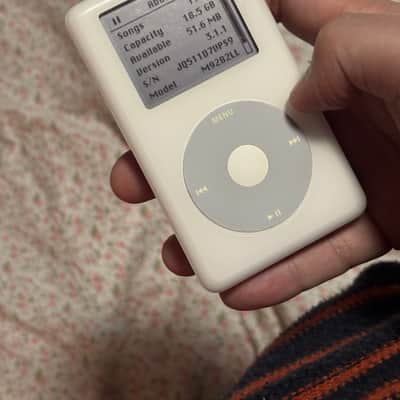 Apple iPod Classic 4th Gen Monochrome 2004 - White imagen 9