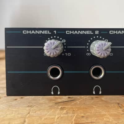 Samson Q5 Half Rack Headphone Amplifier image 5