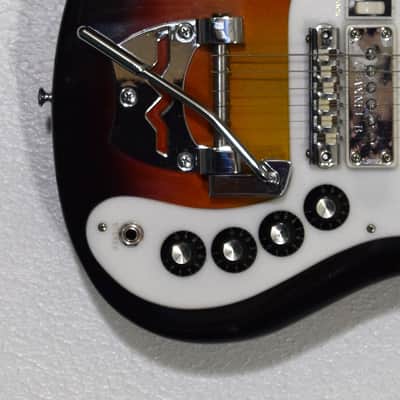 Wurlitzer Cougar 1966 "Sunburst" image 6