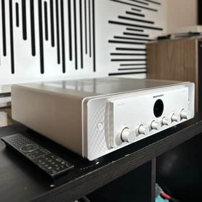 Marantz Model 30 60-Watt Stereo Solid-State Integrated Amplifier 1976 - 1978 - Silver image 5