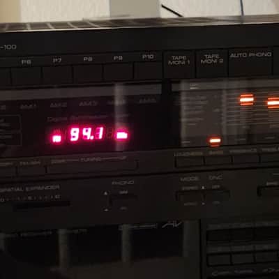 Yamaha Vintage Yamaha R-100 AM/FM Stereo Receiver 80s - Black metal case image 1
