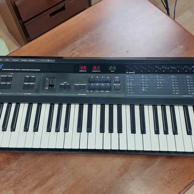 Korg DW 8000 1985 - 1987 ✅ Hybrid Vintage Synth ✅ Serviced