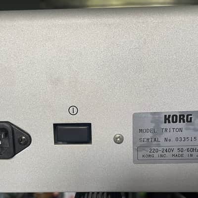Korg Triton 61-Key 62-Voice Polyphonic Workstation 1999 - 2000 - Silver image 13