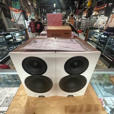 ELAC Uni-Fi Reference UBR62 Compact Speakers - Exclusive 3