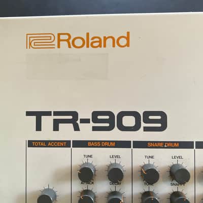 Roland TR-909 image 2