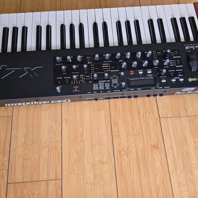 Dave Smith Instruments Mopho x4 44-Key 4-Voice Polyphonic Synthesizer 2013 - 2018 - Black with Wood Sides image 4