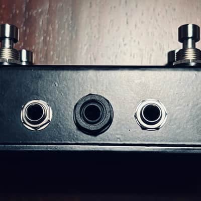 Saturnworks Stereo ABY Switcher with Amp Effects control image 2