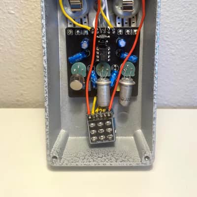 1962 Maestro FZ-1 Germanium Fuzz Clone image 4