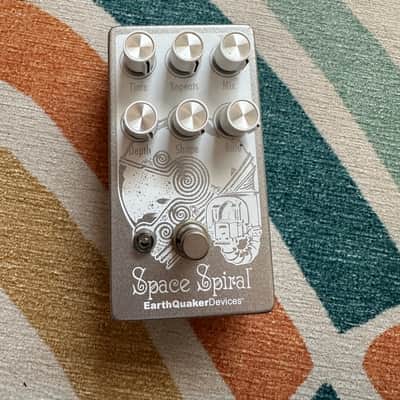 EarthQuaker Devices Space Spiral Modulated Delay Device | Reverb