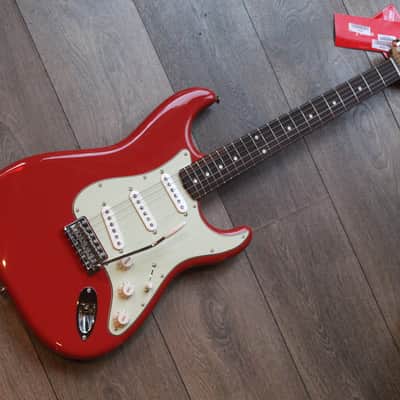 FENDER "Limited Vintera II 60s Stratocaster, Rosewood, Fiesta Red" GIGBAG, 3, 62 KG image 1