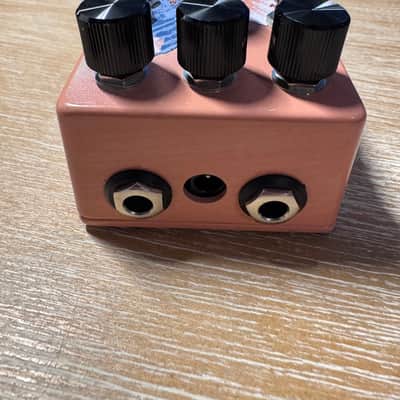 Walrus Audio Kangra Filter Fuzz 2019 - Pink image 2