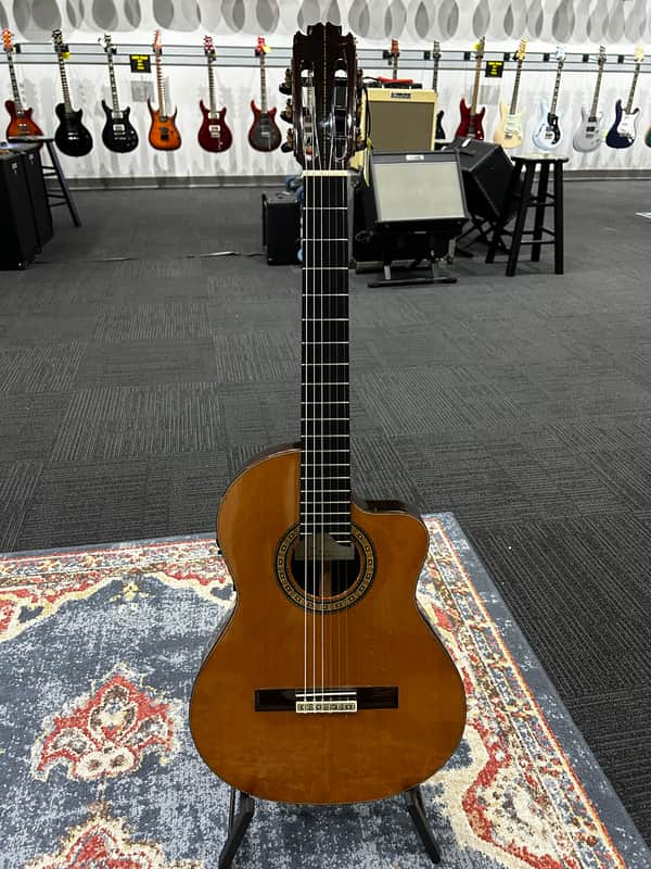 Used Manuel Contreras II N2 Cutaway Acoustic/Electric w/case image 1