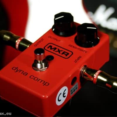 MXR M102 DYNA COMP RETRO Guitar Effect Pedal image 2