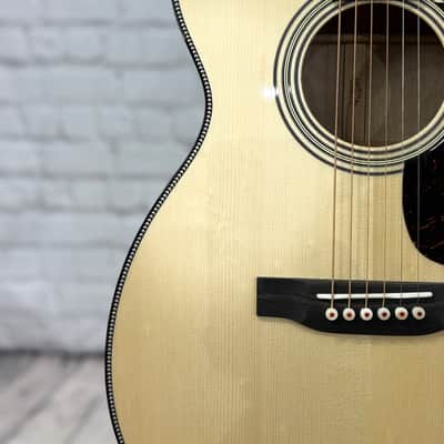 Martin Custom Shop 00 14-Fret Birdseye Maple - 2025 image 4