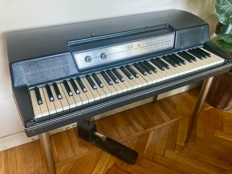Wurlitzer 200A Electric Piano image 1