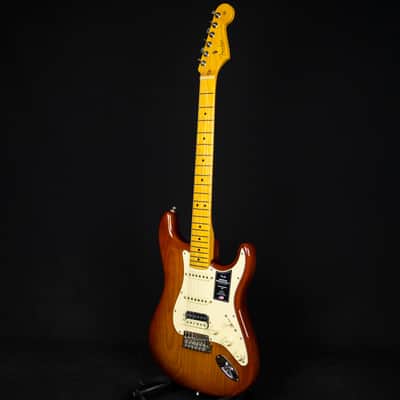 Fender  American Professional II HSS Stratocaster  Sienna Sunburst Maple Fingerboard 2022 (US22108129) image 9