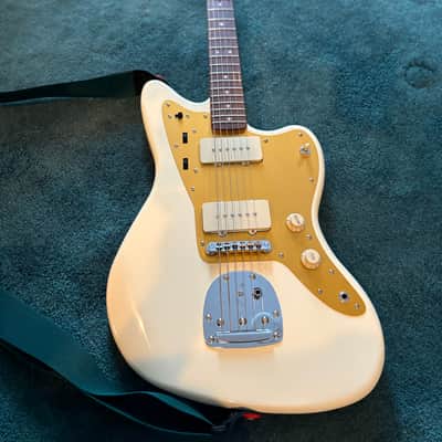 Squier Jazzmaster 2015購入 Squier Vintage Modified Jazzmaster 3-Color Sunburst 2015 – Chicago