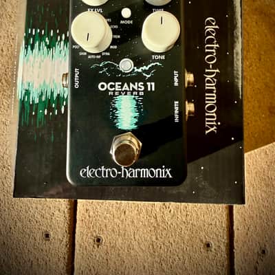 Electro-Harmonix Oceans 11 Reverb 2018 - Present - Black image 1