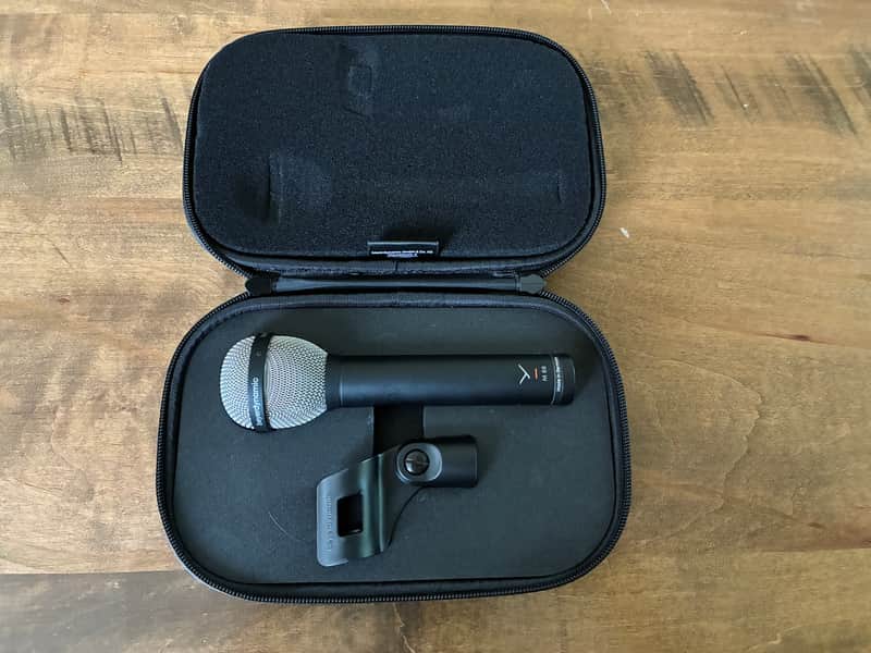 Beyerdynamic M 88 V2 Hypercardioid Dynamic Microphone