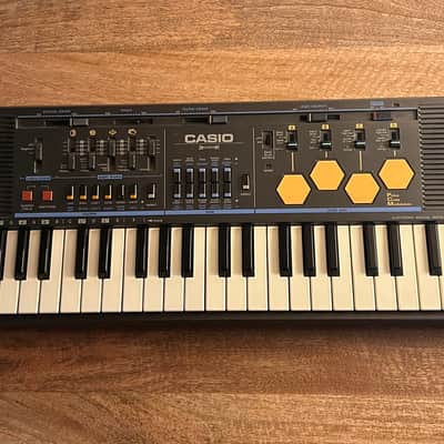 Casio MT-500 Casiotone 49-Key Synthesizer 1980s Black