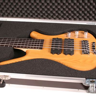 Thon Guitar Case For Warwick RB Corvette image 4