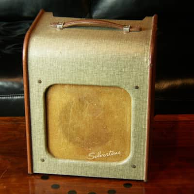 Silvertone Model 1340 3-Watt 1x6 Guitar Combo