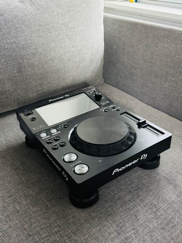 Pioneer XDJ-700 rekordbox DJ Digital Deck 2010s - Black image 1