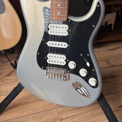 Fender Player Stratocaster HSH with Pau Ferro Fretboard 2019 - 2024 - Silver image 1
