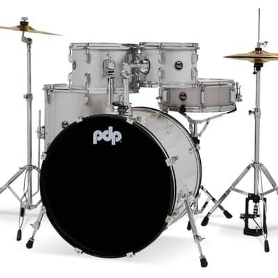 PDP Center Stage 5-Piece Drum Kit with Hardware Cymbals and Throne - Diamond White Sparkle (PDCE2215KTDW) imagen 3