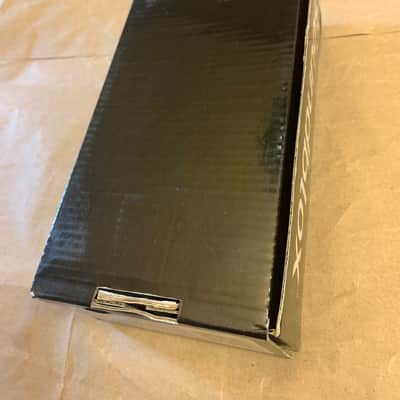 Source Audio Soundblox Bass Multiwave Distortion SA125 MINT in box with users manual image 17