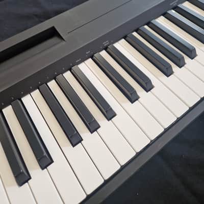 Yamaha P-145 B 2020 - Black image 6