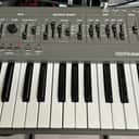 Roland SH-101 32-Key Monophonic Synthesizer with Hand Grip 1982 - 1986 - Gray