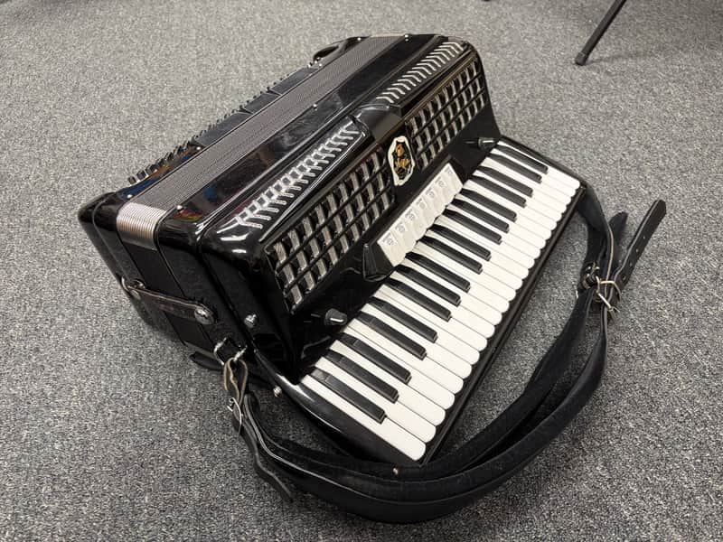 Castiglione 120 bass accordion image 1