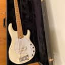 Ernie Ball Music Man StingRay 5 H with Maple Fretboard 1991 - 1998 - White