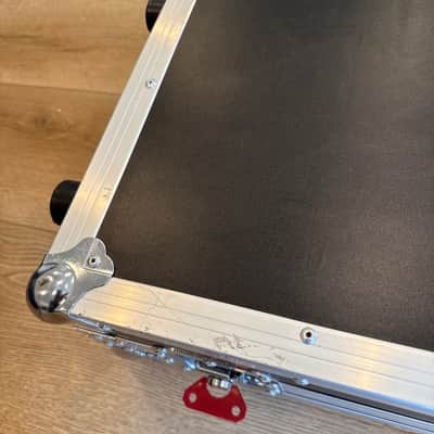 Gator G-TOUR-PEDALBOARD-LGW Large ATA Pedalboard 24x11" with Wheels 2010s - Black image 12