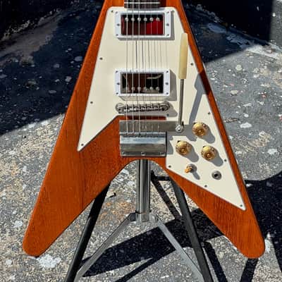 Gibson Custom Shop '67 Mahogany Flying V Reissue with Maestro